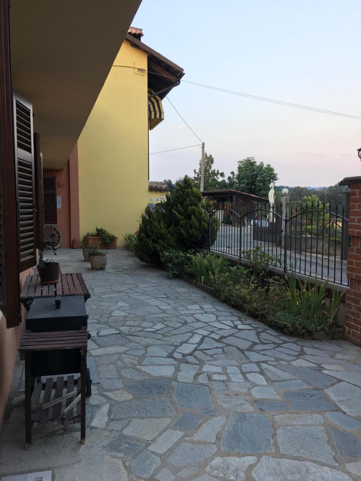 Relax Nel Noccioleto Novello Exterior photo